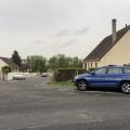 Assassinato de adolescente a caminho da escola deixa cidade francesa em estado de choque