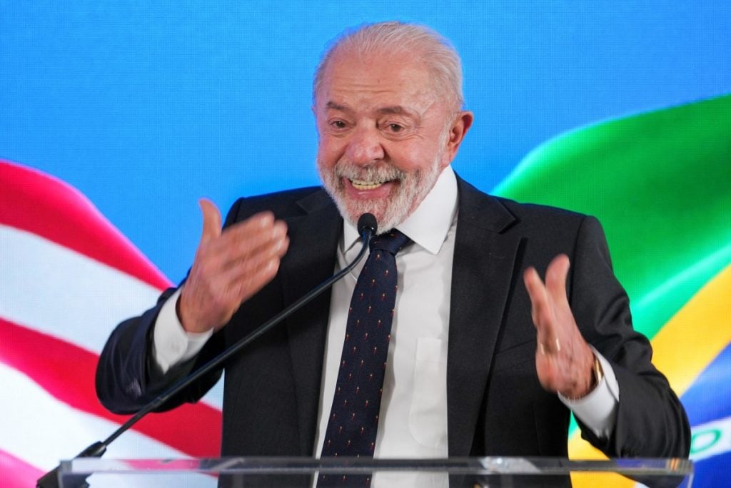 Lula cita dosimetria e diz ter entregue a Trump lista de autoridades com vistos dos EUA suspensos