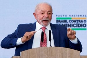Lula defende fim da escala 6x1 sem período de transição