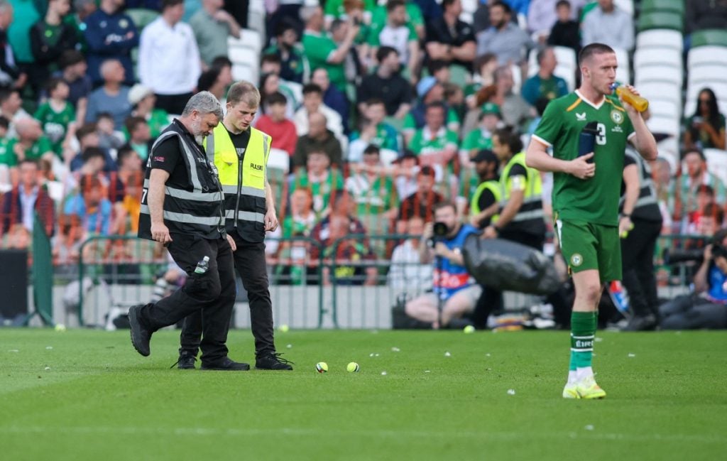 Ativistas pró-palestinos interrompem amistoso de futebol entre Irlanda e Catar