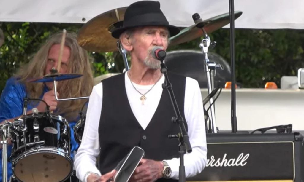 Alex Ligertwood, ex-vocalista da banda Santana, morre aos 79 anos