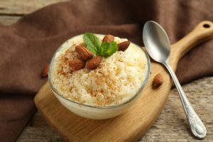 Arroz doce: 3 receitas cremosas e práticas para os dias frios
