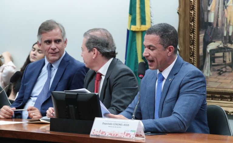 CCJ da Câmara adia mais uma vez votação de PEC que reduz a maioridade penal