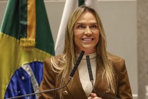 Celina Leão lidera a disputa pelo governo do DF, mostra Paraná Pesquisas