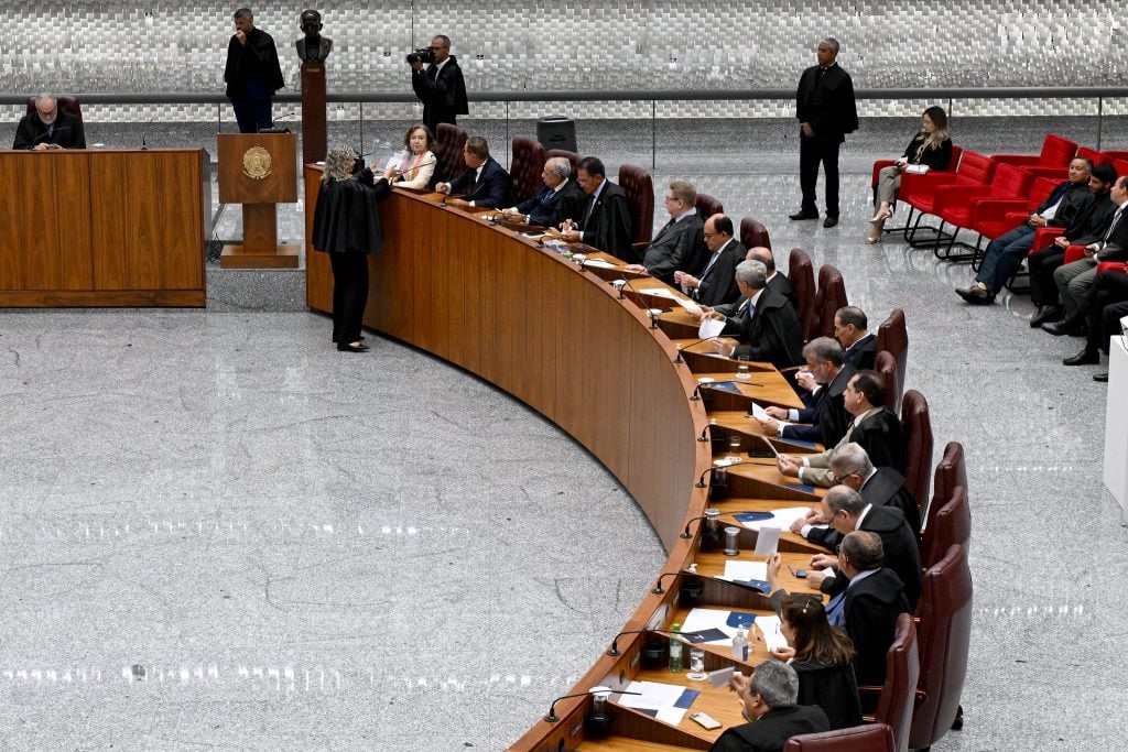 CCJ do Senado aprova projeto que permite ao STJ paralisar processos de ‘relevância’ no País