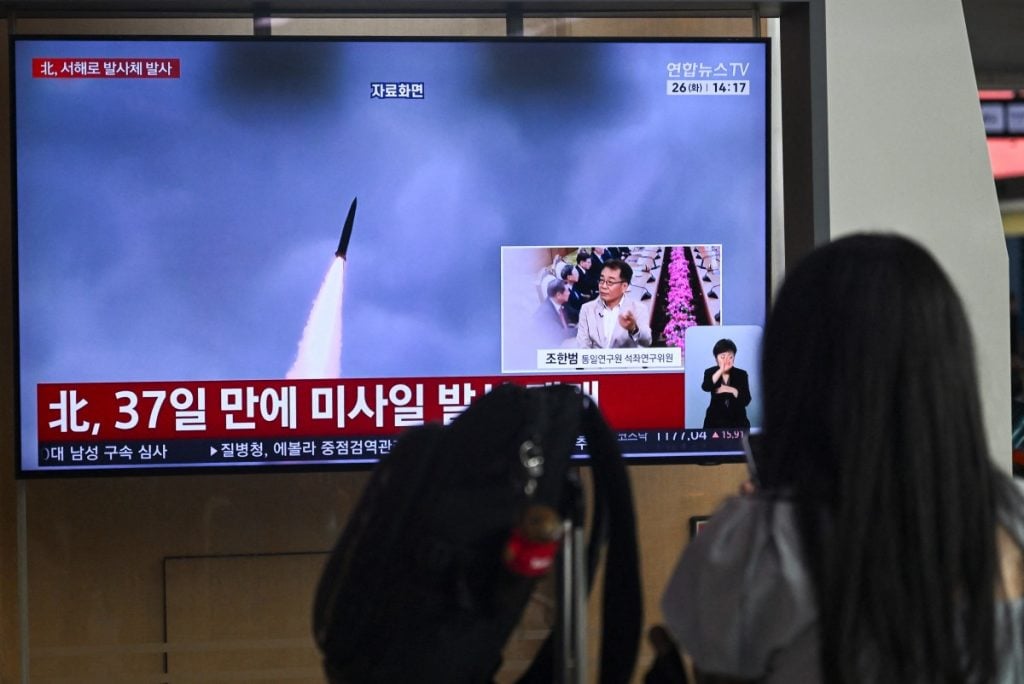 Coreia do Norte volta a testar míssil balístico