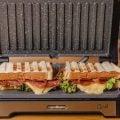 Qual a melhor tecnologia para torradas e sanduíches em casa?