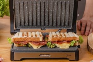 Qual a melhor tecnologia para torradas e sanduíches em casa?