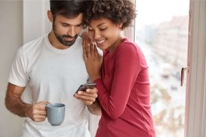 E se uma prefeitura pagasse para você usar um app de relacionamento? Entenda por que uma cidade no Japão quer ajudar jovens solteiros