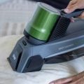 Melhor extratora manual: qual escolher para limpar estofados?