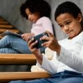 Crianças nas redes: IA da Meta resolve ou os pais ainda precisam agir?