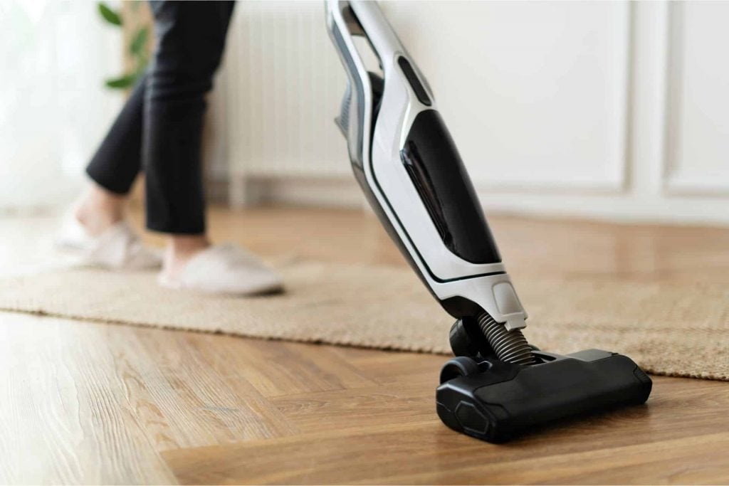Qual o melhor aspirador vertical para a sua casa?