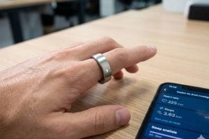 Oura compra Galen AI e leva o anel inteligente para a saúde conectada