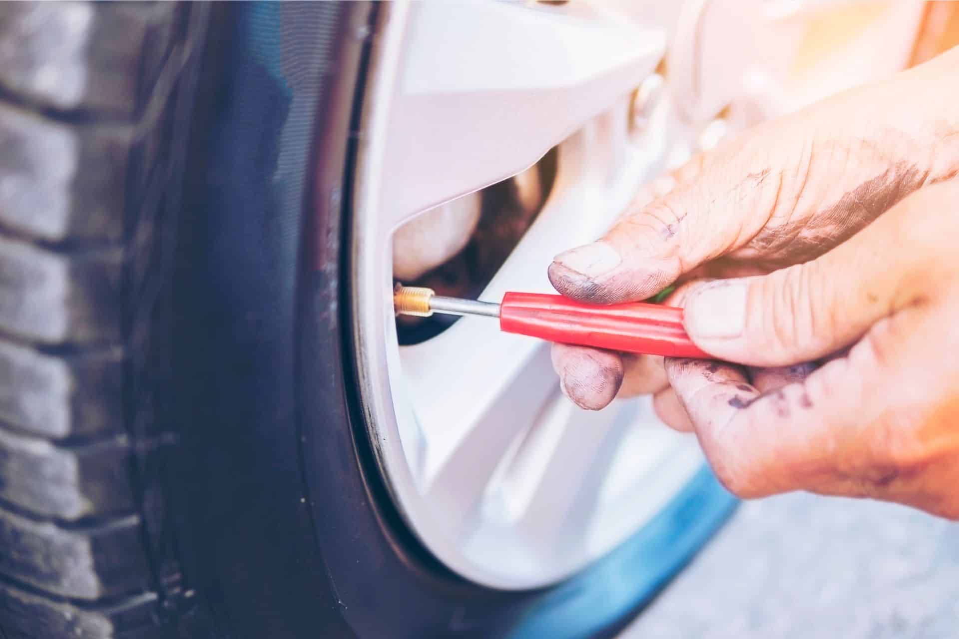 Selante preventivo de pneus funciona? Entenda o Zero Furo