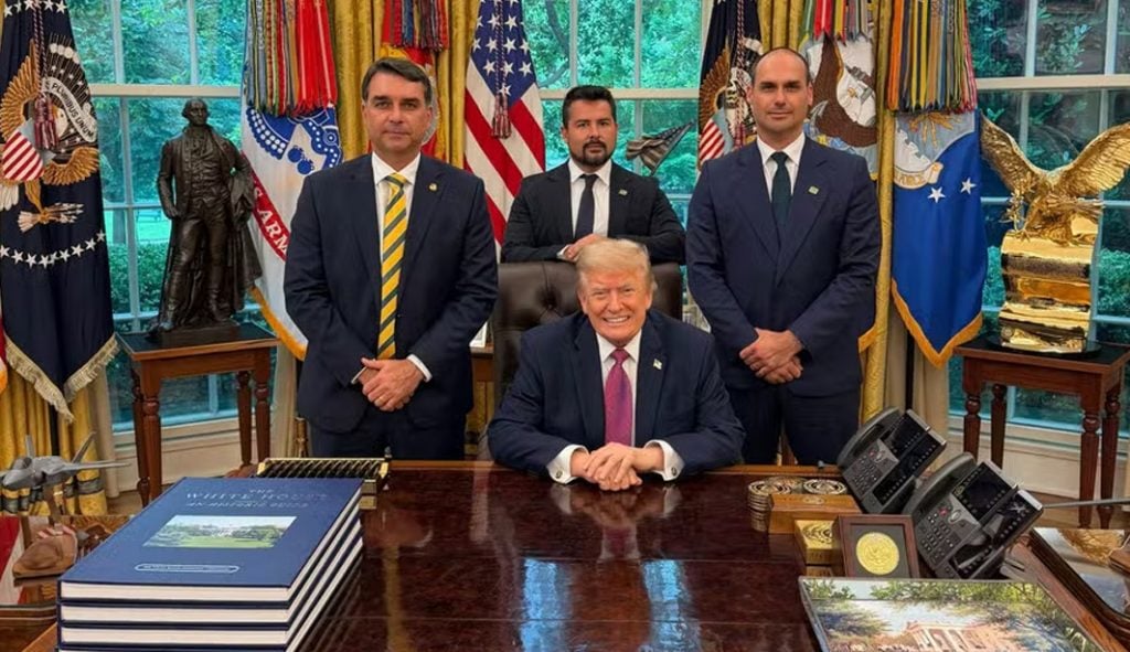 Trump instala cabeça de ponte no Brasil e indica intervenção nas eleições, diz ex-embaixador nos EUA