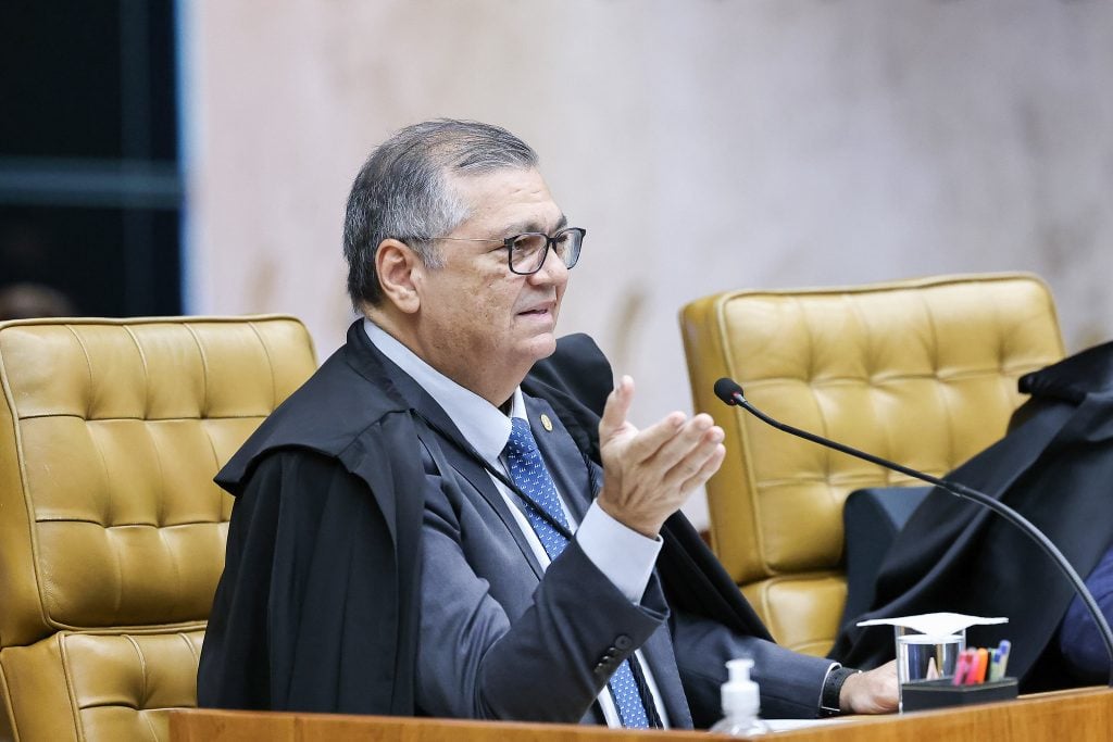 Dino determina que a CVM fique com 70% da taxa de fiscalização