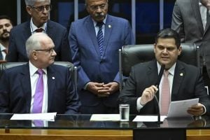 Fachin se reúne com Alcolumbre para discutir remuneração de magistrados