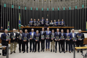 Porteira escancarada