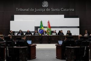 Justiça de SC condena homem por criticar ensino sobre ‘religião de negros’ em escola