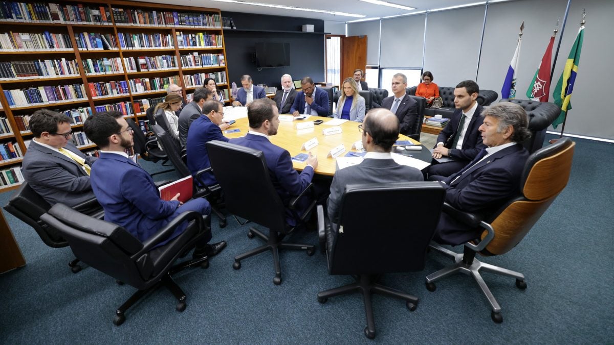 União e DF firmam acordo bilionário para socorrer o BRB