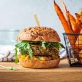 Hambúrguer e batata frita: veja como incluir na dieta sem prejudicar a saúde 