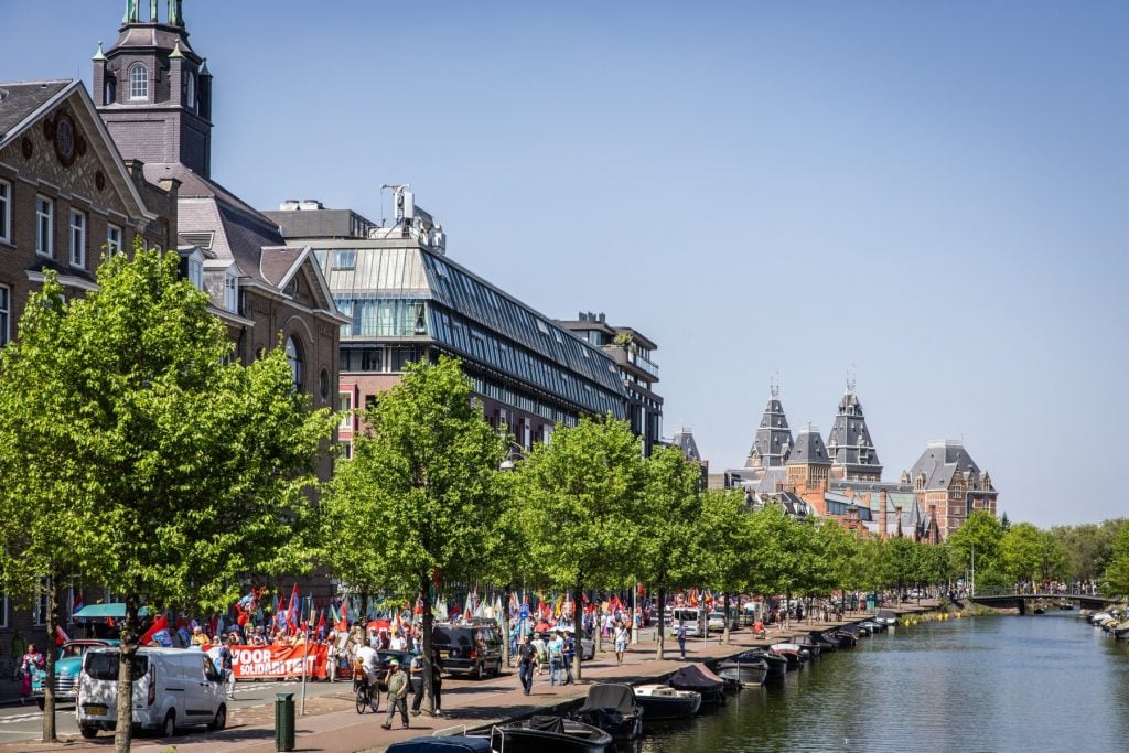 Amsterdã proíbe anúncios de carne nas ruas