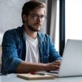 6 profissões que combinam com o signo de Gêmeos