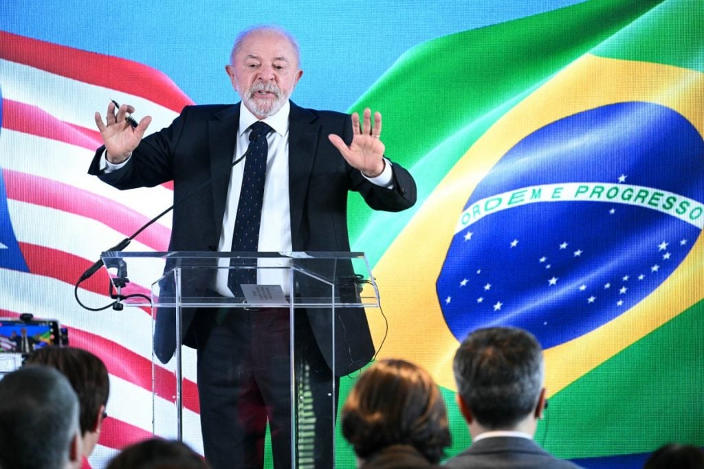 Trump nem tocou no assunto do Pix, diz Lula após reunião na Casa Branca