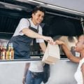 Copa do Mundo: 6 cuidados importantes com a saúde antes, durante e após a viagem