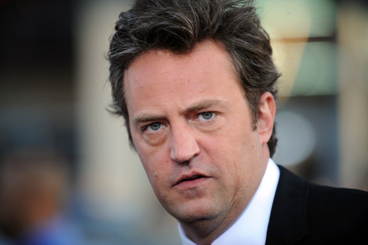 Assistente de Matthew Perry é condenado à prisão por injetar droga que matou o ator