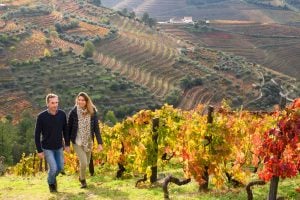 Um casal no mundo do vinho