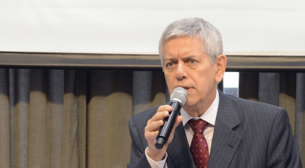‘Vender as terras do Estado é um crime’