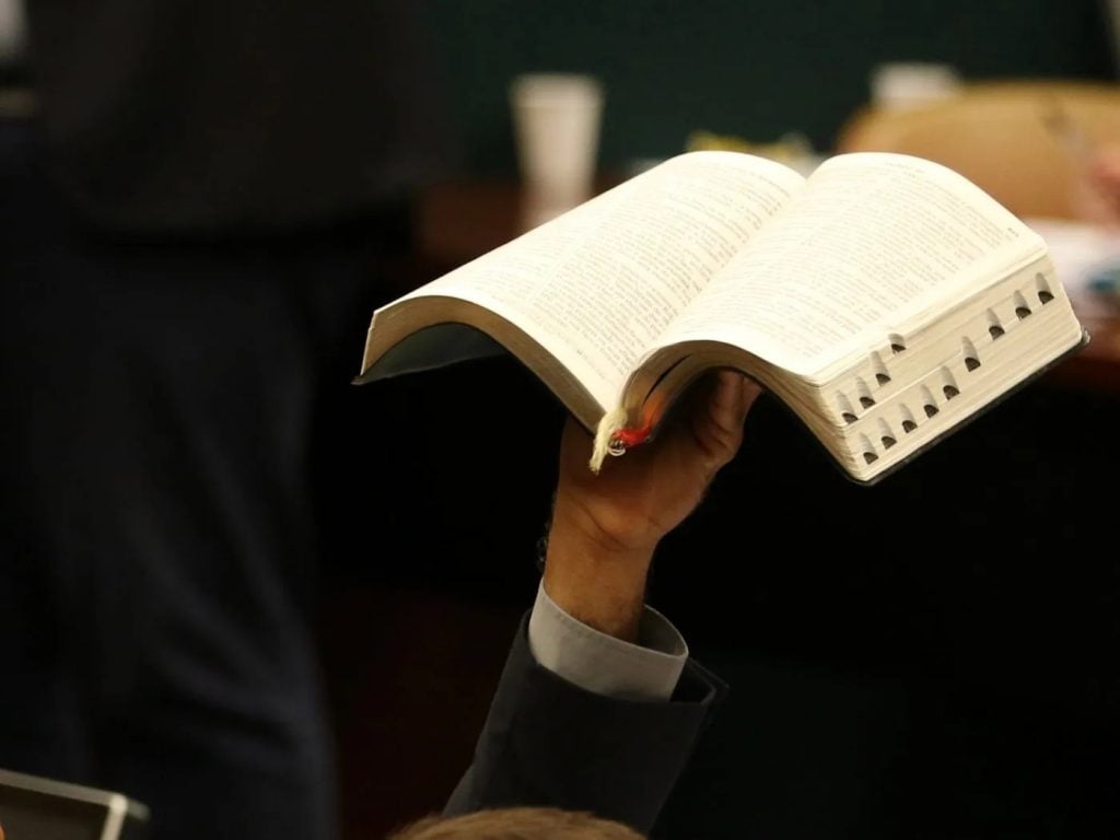 Uso de igreja para promover candidatos é abuso de poder, decide TSE