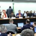 Comissão aprova PEC pelo fim da escala 6×1; plenário vota nesta quarta