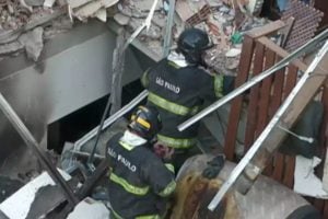 Explosão destrói casas em área residencial na Zona Oeste de SP