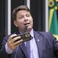 Mário Frias diz a Dino que não enviou emendas para financiar filme de Bolsonaro