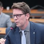 STF não consegue notificar Mário Frias sobre filme de Bolsonaro
