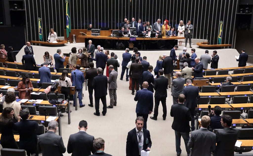 Câmara aprova redução de quase 40% de floresta nacional no Pará