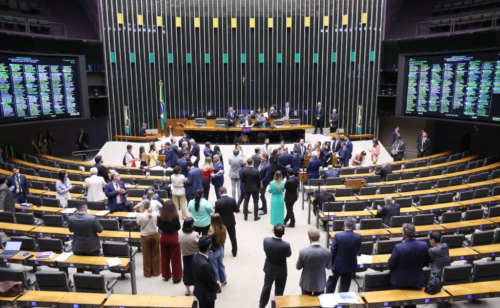 Congresso derruba veto de Lula e flexibiliza repasses a municípios em período eleitoral