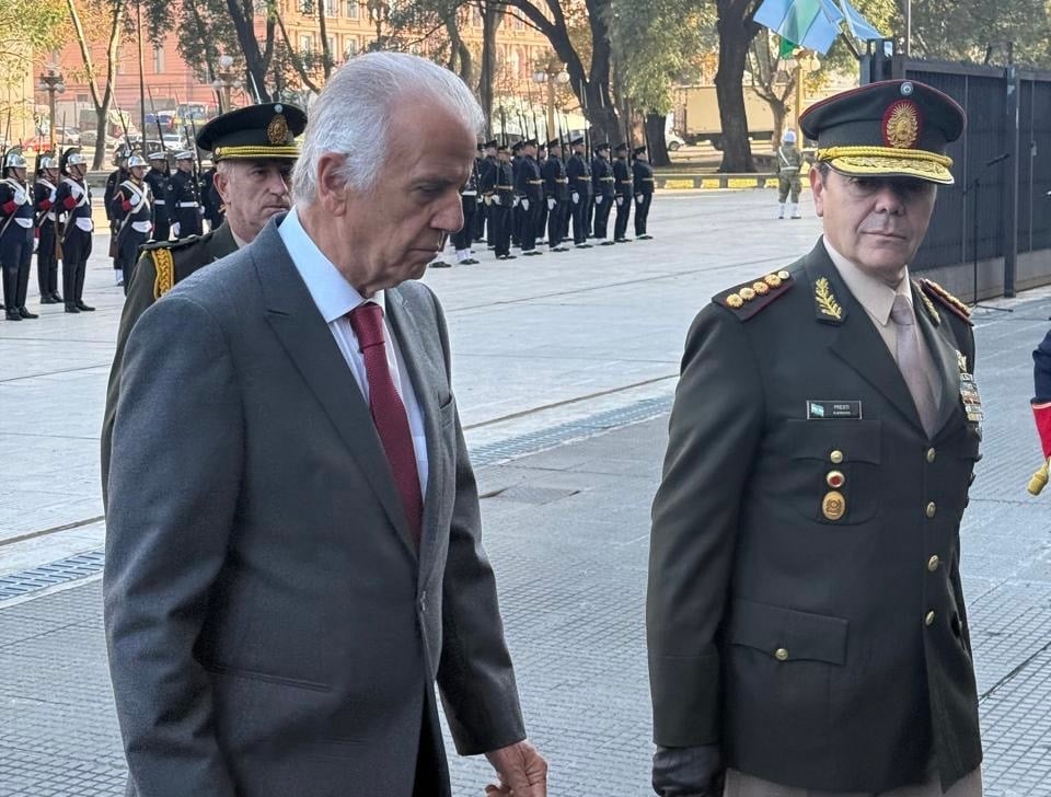 Múcio se encontra com ministro da Defesa da Argentina e defende reaproximação