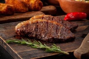 Aprenda a fazer picanha na manteiga para o Dia das Mães