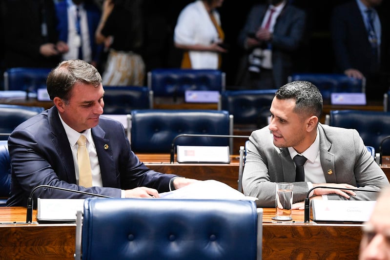 PL e Republicanos negociam chapa em Minas em meio à articulação por Flávio Bolsonaro