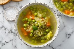 Sopa rica em proteína vegetal: 5 receitas saudáveis para o almoço
