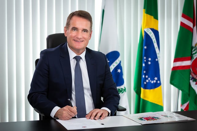 Presidente da Câmara de Curitiba é alvo de operação sob suspeita de venda de cargos e rachadinha