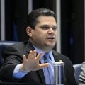 Alcolumbre diz que Senado não é obrigado a ‘carimbar’ projeto do fim da escala 6×1