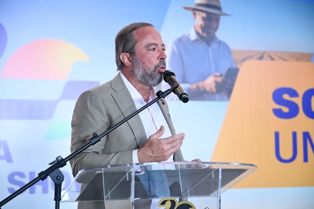 Silveira diz que governo vai propor aumento de etanol na gasolina de 30% para 32%
