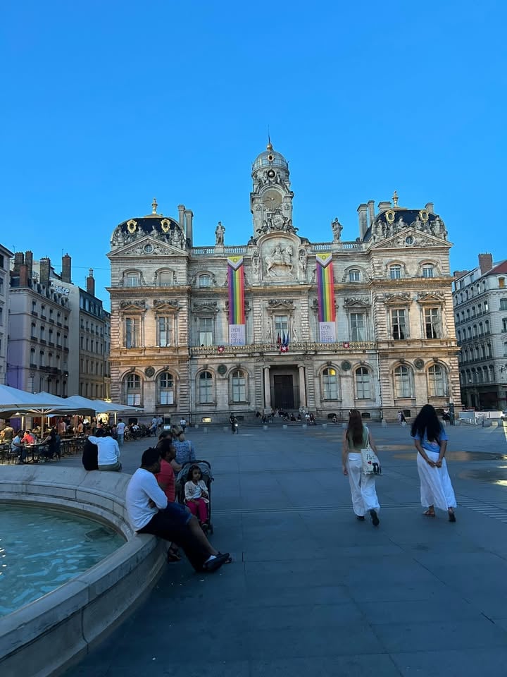 França: onda de calor adia Marchas do Orgulho e reacende discurso da extrema-direita