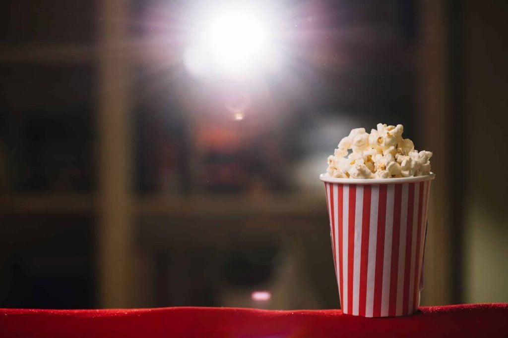Três Visões, um Futuro: A24, Disney, Netflix e a guerra pela alma do cinema na era da IA