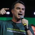 A reação de Flávio Bolsonaro após Michelle expor desavença