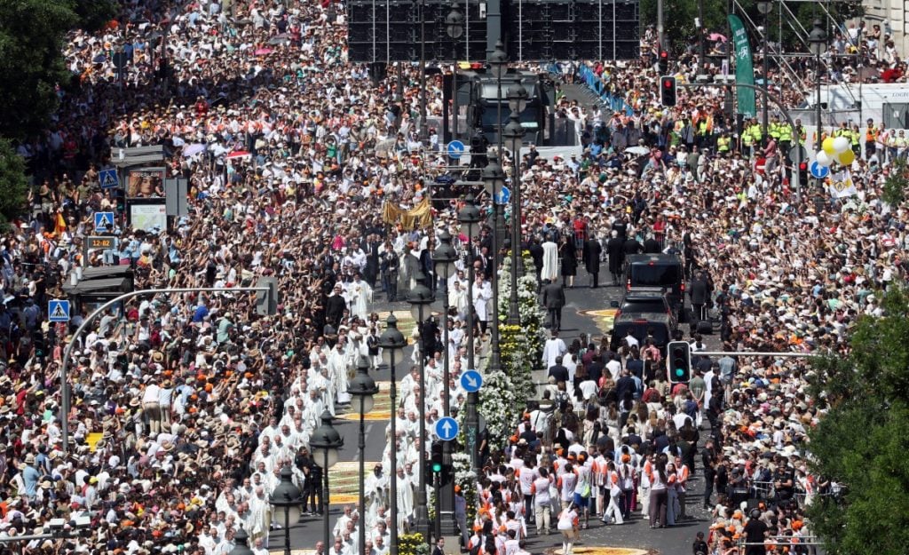 Papa Leão XVI celebra missa para mais de um milhão de fiéis em Madri